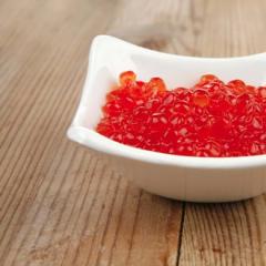 Seven rules for choosing red caviar and not getting into trouble